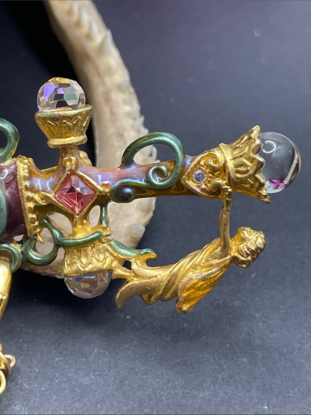 Kirks Fully sword and charm brooch vintage - Picture 3 of 7